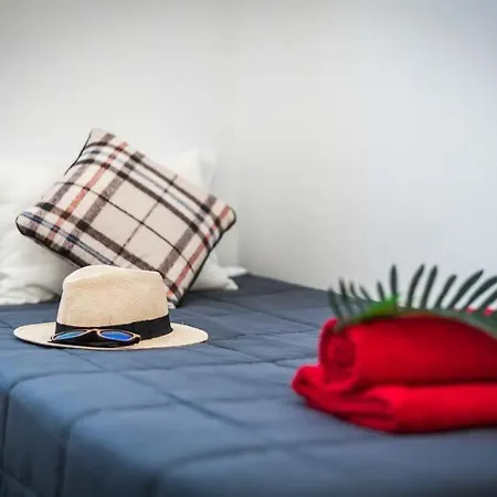 Playa De Fanabe Sleeps 8 With Pool Air Con And Wifi *