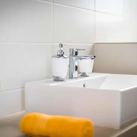 ヴィラ Playa De Fanabe Sleeps 8 With Pool Air Con And Wifi アデヘ