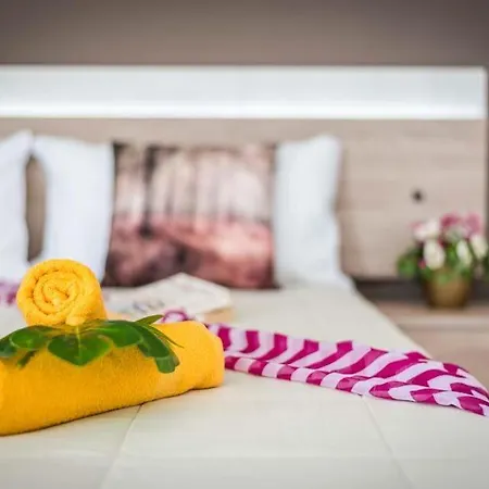 Playa De Fanabe Sleeps 8 With Pool Air Con And Wifi ヴィラ アデヘ