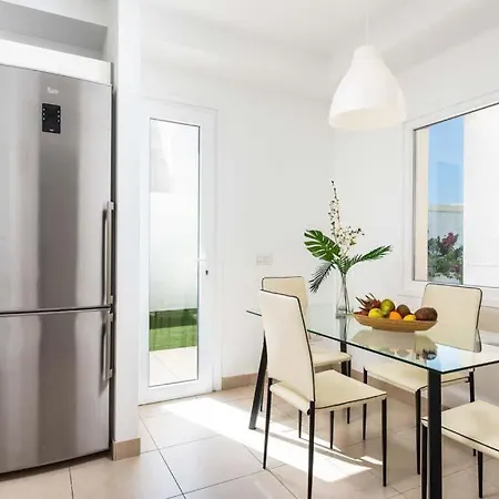 Playa De Fanabe Sleeps 8 With Pool Air Con And Wifi *