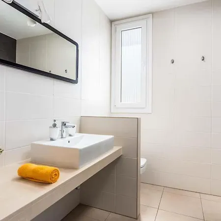 Playa De Fanabe Sleeps 8 With Pool Air Con And Wifi ヴィラ アデヘ