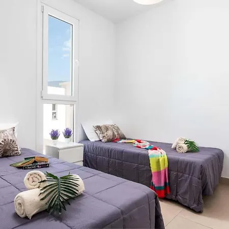 Playa De Fanabe Sleeps 8 With Pool Air Con And Wifi